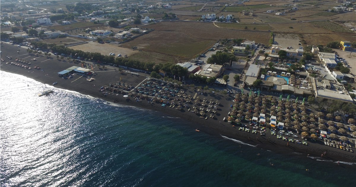 Perivolos Beach